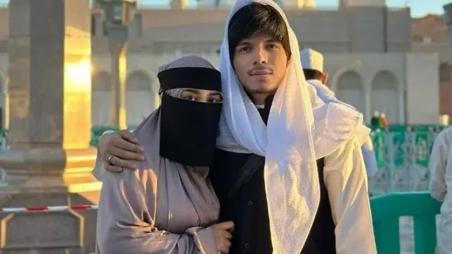 6 Momen Kebersamaan Atta dan Aurel yang Bercadar, Akui Ingin Lebih Khusyuk Beribadah