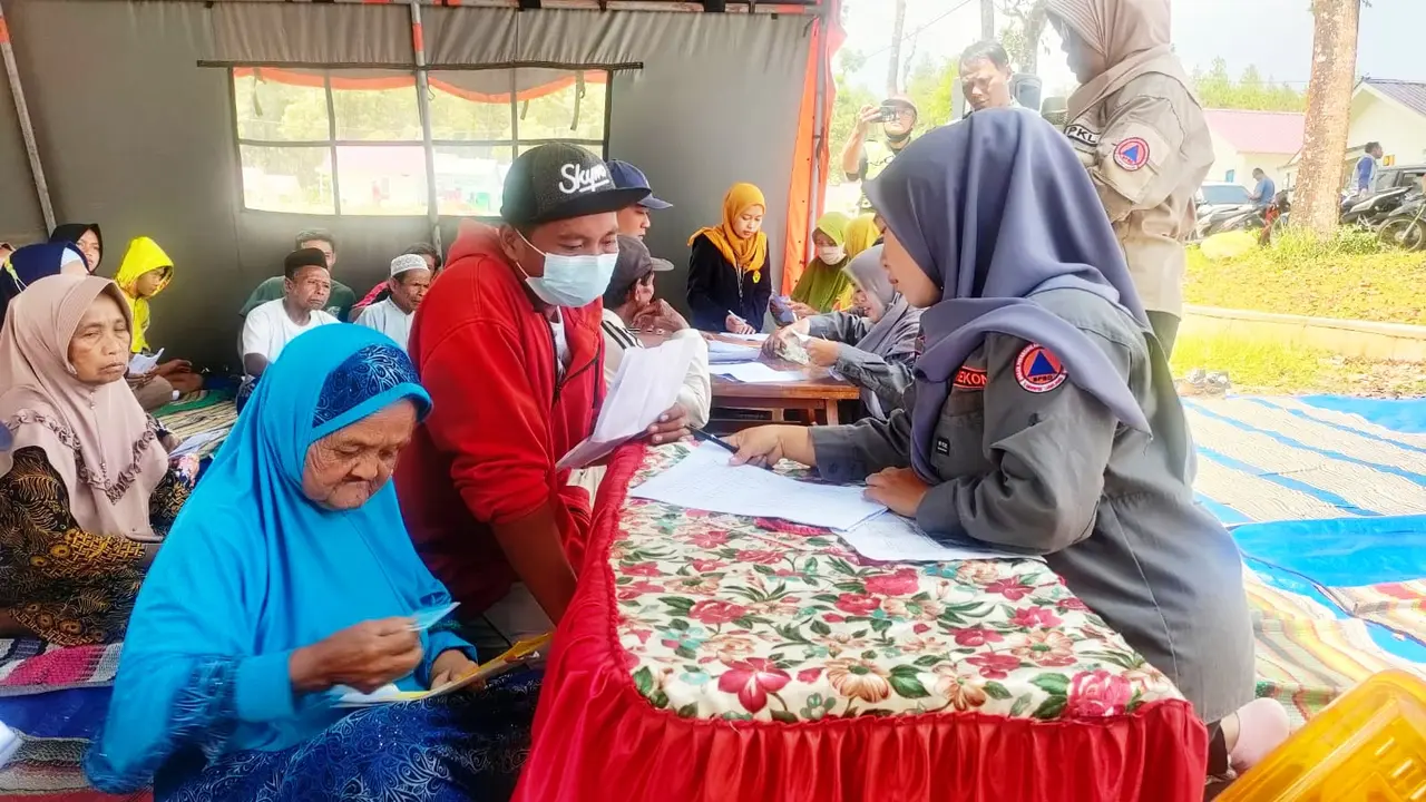 Warga Penyintas Erupsi Gunung Semeru menerima hunian relokasi di Kecamatan Candipuro (Istimewa)