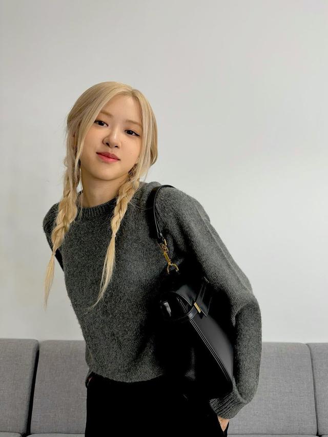 Rose BLACKPINK Bicara Soal Kesehatan Mental di Sela KTT APEC: Aku Sering Merasa Tak Pernah Cukup