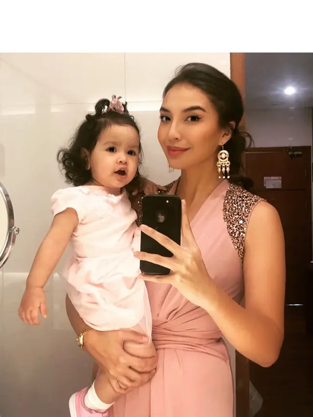 6 Potret Terbaru Manohara Odelia, Klarifikasi Soal Pindah Keyakinan