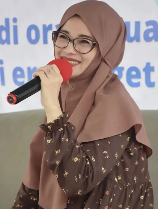 <p>Wanita kelahiran Jakarta 45 tahun silam itu terakhir terlibat dalam sinetron Bidadari Surgamu sebagai Maura tahun 2014 silam. Lama meninggalkan syuting, tak memungkiri ia mengaku kangen suasana syuting lagi. [Instagram/jihanfahirareal]</p>