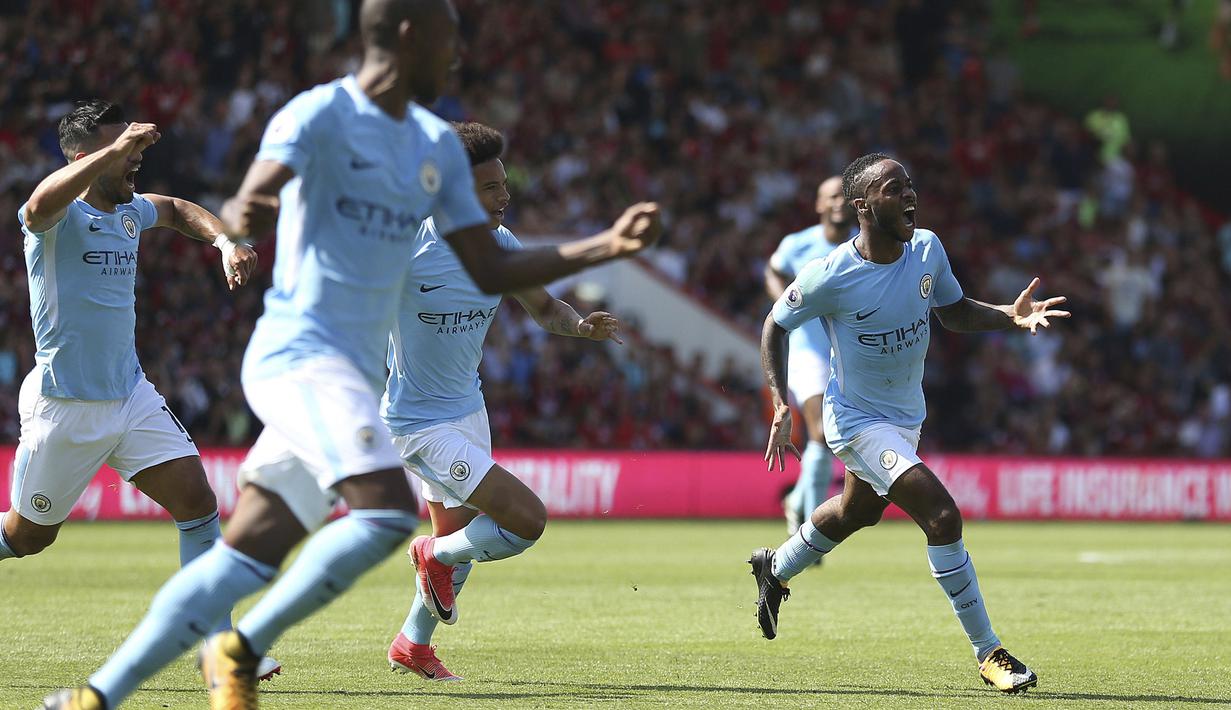 Para pemain Manchester City merayakan gol Raheem Sterling saat mlawan AFC Bournemouth pada lanjutan Premier League di Vitality Stadium, Bournemouth, (26/8/2017). (Steven Paston/PA via AP)