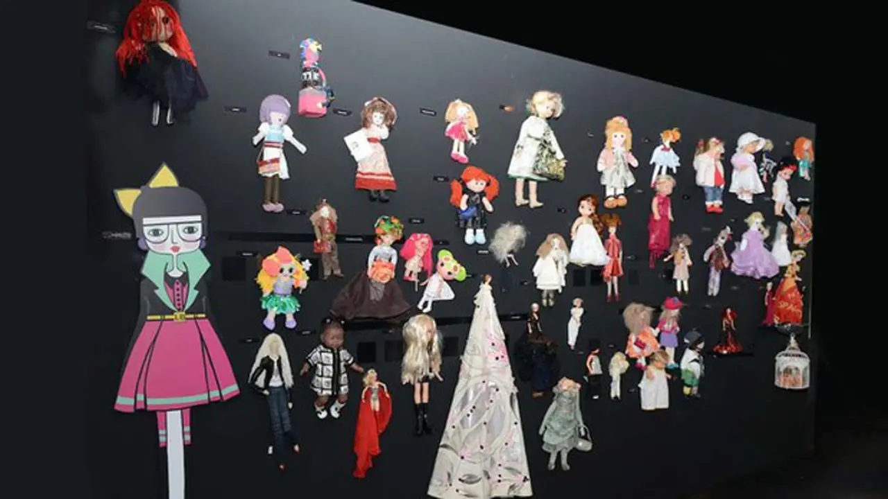 Wall of Doll 0614 1