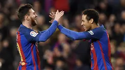 Trio MSN yang beranggotakan Lionel Messi, Luis Suarez dan Neymar sukses mengukir catatan fantastis yaitu menorehkan 364 gol selama bersama di Barcelona. (AFP/Lluis Gene)