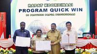 Wakil Menteri Dalam Negeri (Wamendagri) Ribka Haluk  saat memimpin Rapat Koordinasi Program “Quick Win” di Baliem Pilamo Hotel, Wamena, Kabupaten Jayawijaya, Papua Pegunungan. Foto: Puspen Kemendagri.