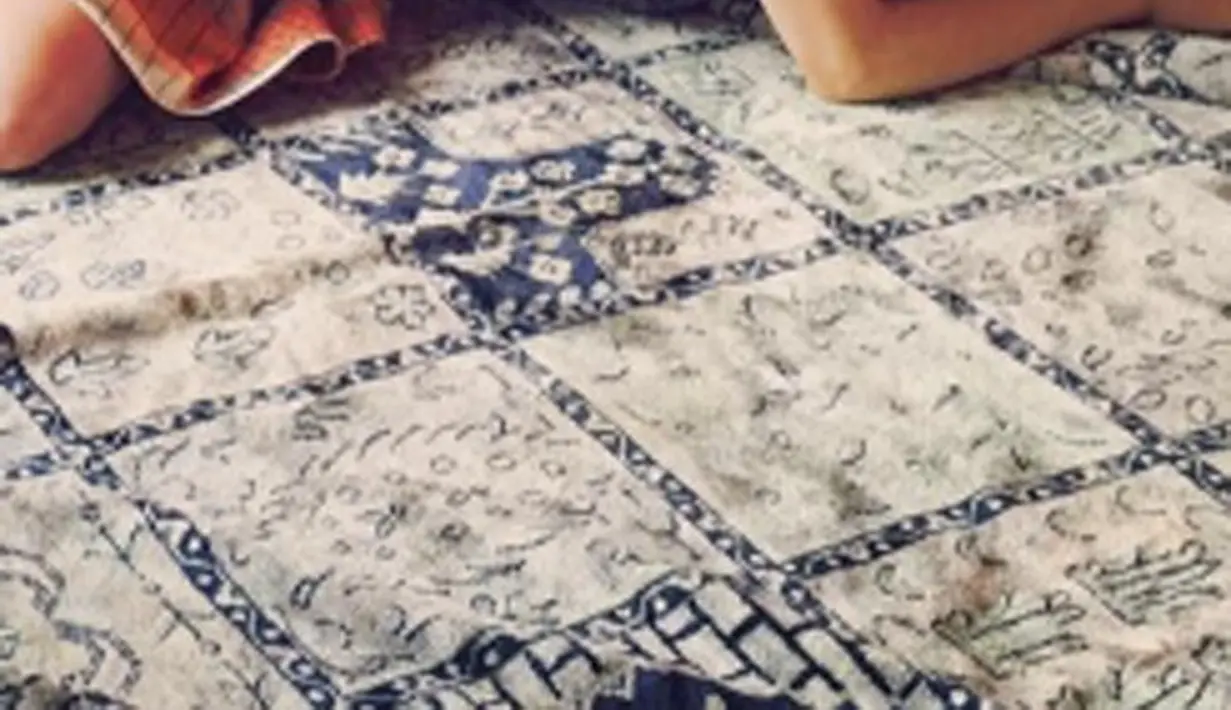 Awalnya, Tiffany hanya mengunggah foto emoji bendera jepang dan menulis caption berbentuk hati di akun instagramnya. Padahal bendera tersebut adalah tanda kekejaman Jepang terhadap Korea Selatan. (Koreaboo) 