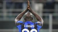 Penyerang Inter Milan Romelu Lukaku merayakan gol keempat untuk timnya yang dicetak ke gawang Viktoria Plzen pada laga matchday 5 Grup C Liga Champions 2022/2023 di Giuseppe Meazza, Kamis (27/10/2022) dini hari WIB. Inter Milan berhasil ke babak 16 besar setelah mengalahkan Viktoria Plzen 4-0. (AP Photo/Luca Bruno)