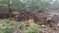 Lokasi korban meninggal usai tertimpa bangunan tebing saat makan di RM Saung Tiga, Kecamatan Sawangan, Kota Depok. (Liputan6.com/Dicky Agung Prihanto)