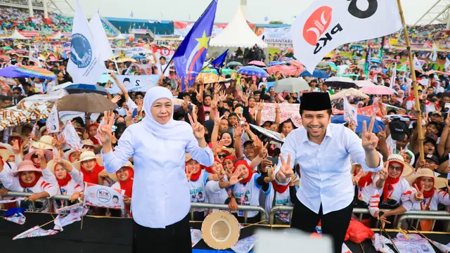 Calon Gubernur (Cagub) dan Calon Wakil Gubernur Jawa Timur, nomor urut dua, Khofifah Indar Parawansa-Emil Elestianto Dardak