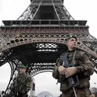 Kabar-kabar palsu yang beredar terkait serangan teroris di Paris.