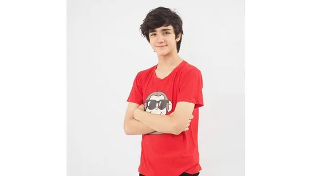 Biasa Gondrong, Ini 6 Potret Emiliano Cortizo DJS Berambut Pendek