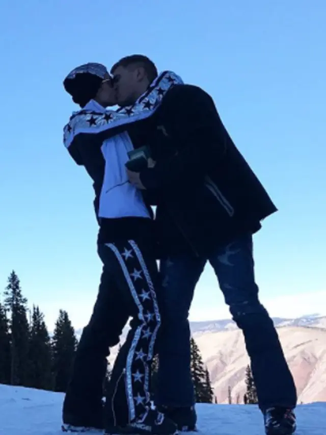 [Bintang] Paris Hilton dan Chris Zylka