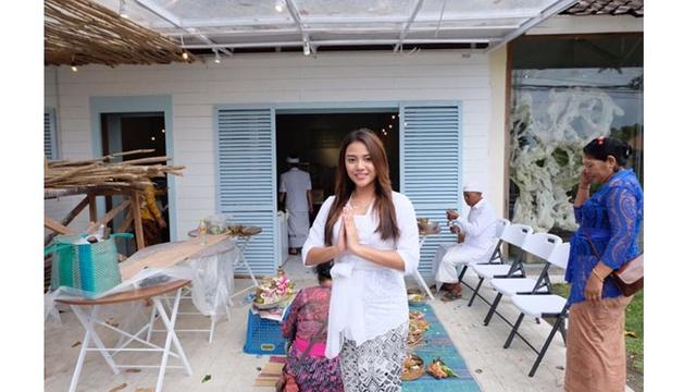 6 Pesona Aurel Hermansyah Pakai Berbagai Baju Adat, Tampil Anggun