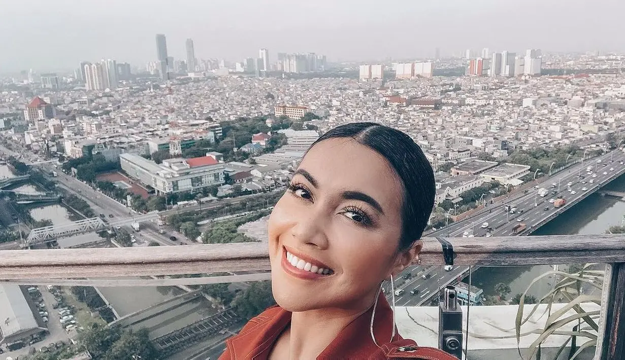 Denada (Instagram/denadaindonesia)