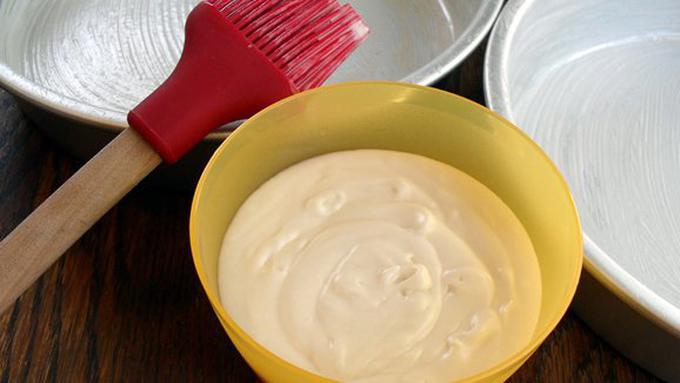 Cara Membuat Carlo Olesan Loyang Kue Agar Tak Lengket