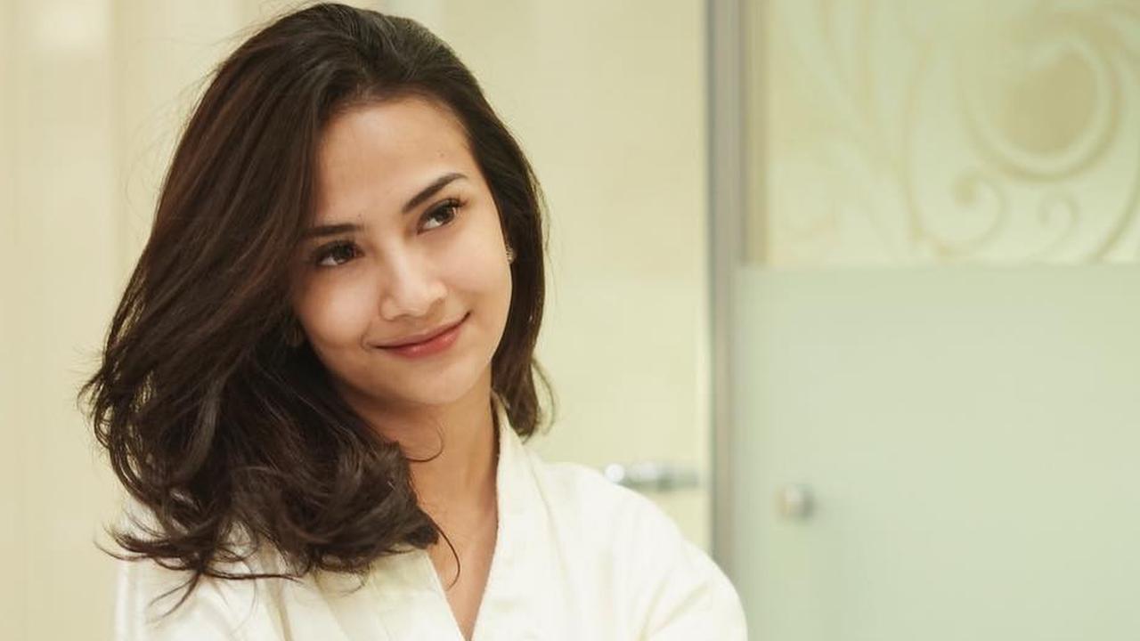 [Bintang] Vanessa Angel