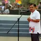 Wakil Presiden Jusuf Kalla memberikan sambutaan saat melepas parade Asian Games 2018 di Monas, Jakarta, Minggu (13/5). Parade Asian Games ini diikuti oleh 4.800 peserta dari berbagai kelompok masyarakat dan institusi. (Liputan6.com/Arya Manggala)