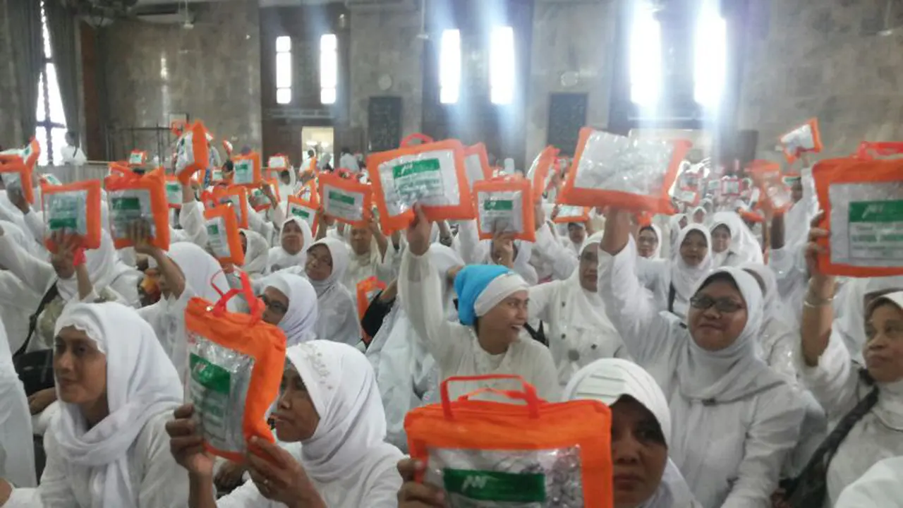 10 Ribu Mukena Untuk Masjid Seluruh Indonesia