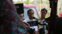 Jokowi menjelaskan kabar terkini Esemka selepat peresmian GIIAS 2018. (Herdi/Liputan6.com)