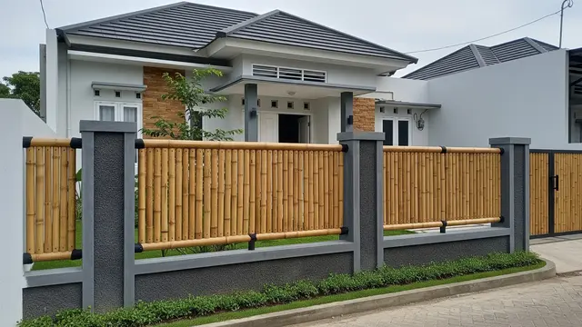 Model Pagar Rumah Subsidi dari Bambu yang Modern