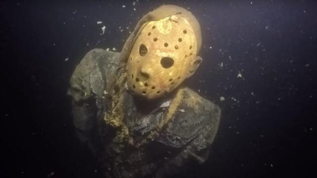 Mengerikan, Di Danau Ini Ada Jason Pembunuh Berdarah Dingin