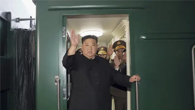 Pemimpin Korea Utara Kim Jong tiba di Rusia. (KCNA Via AP)