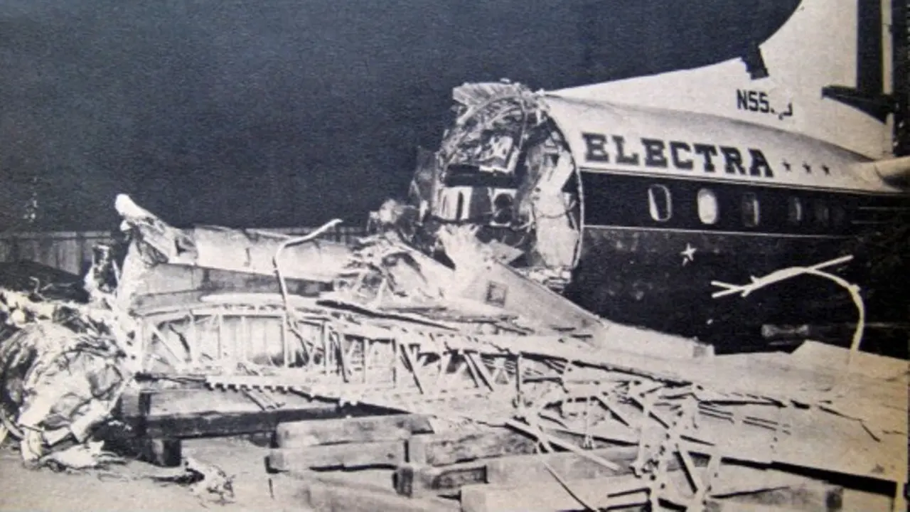Pesawat Eastern Air Lines Flight 375 yang mengalami kecelakaan. (Civil Aeronautics Board-Civil Aeronautics Board investigation)