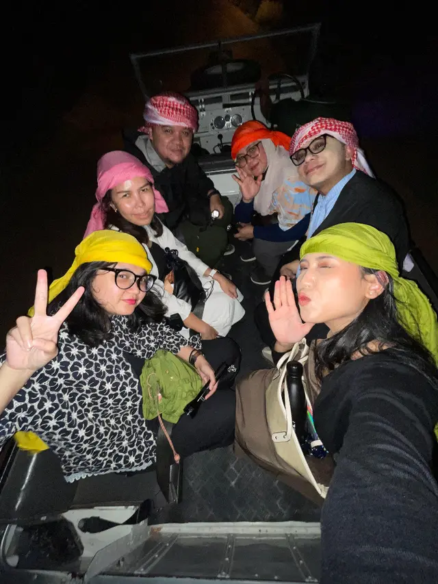 Suasan di dalam Jeep di Tengah Gurun Pasir. [Safira/DET]