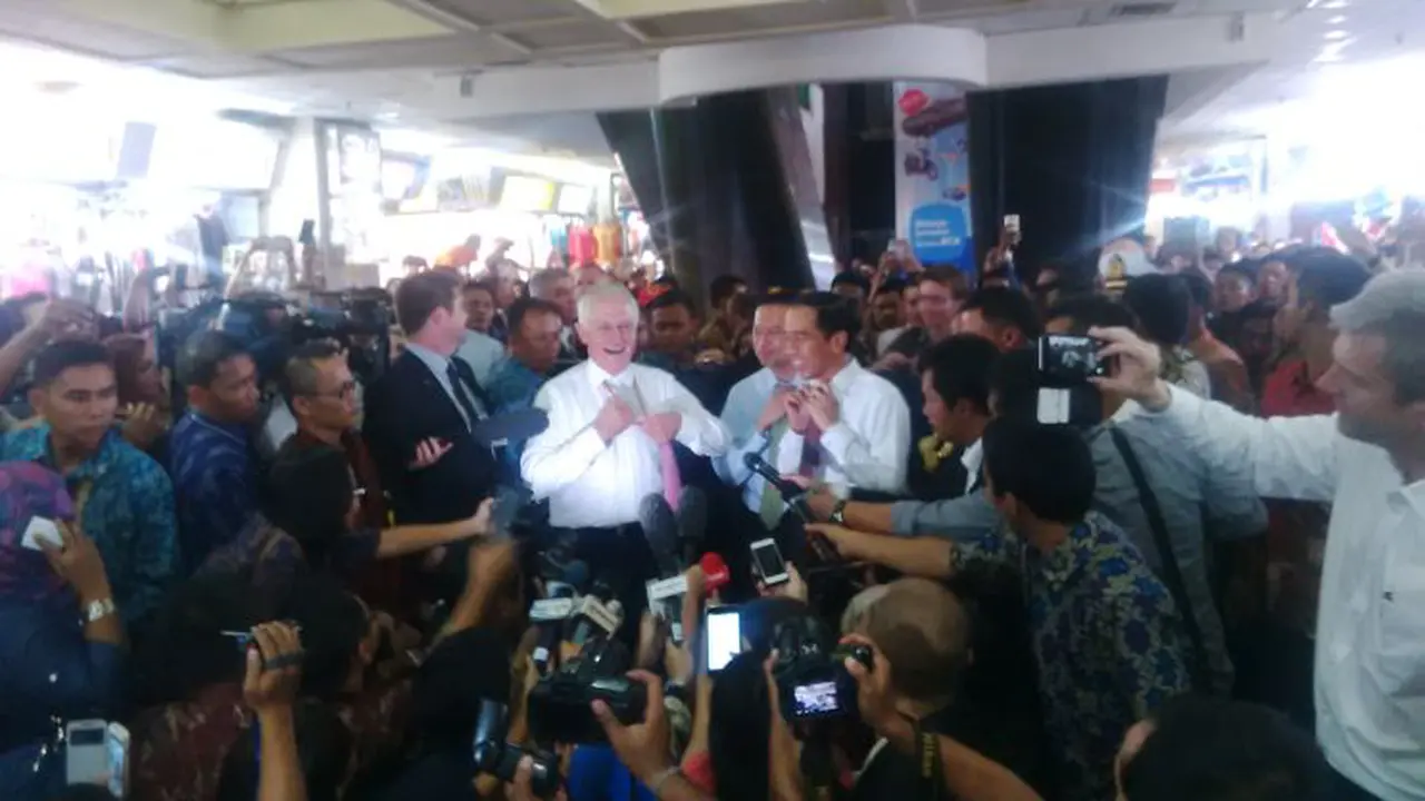 Jokowi Ajak PM Australia Blusukan ke Pasar Tanah Abang.