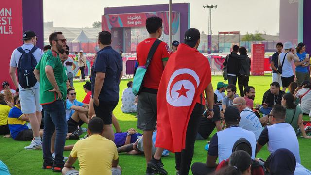 Foto: Jelang Pembukaan Piala Dunia 2022 Qatar, Para Suporter Antusias Padati Fan Festival di Al Bidda Park