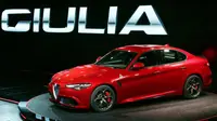 Si Seksi Giulia Quadrifoglio Jadi Bintang di Los Angeles