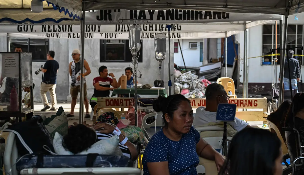 Diketahui, dua gempa bumi kuat mengguncang Filipina selatan pada Jumat 10 Oktober 2025. (Jam STA ROSA/AFP)