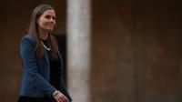 Perdana Menteri Islandia Katrin Jakobsdottir tiba di Istana Carlos V, di Istana Alhambra di Granada, Spanyol selatan pada 5 Oktober 2023 sebelum makan malam resmi pada pertemuan puncak Komunitas Politik Eropa. (JORGE GUERRERO / AFP)