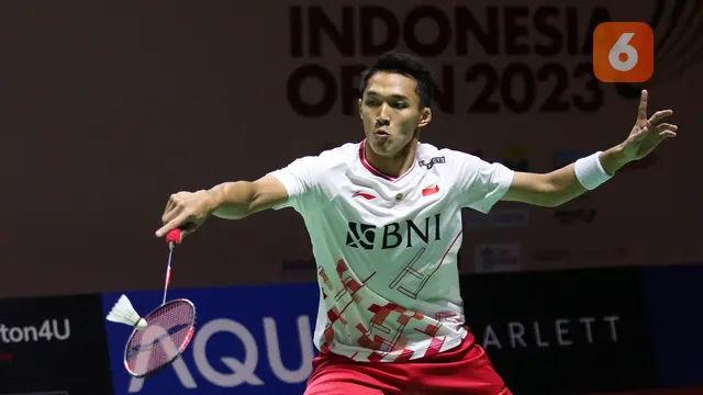 Foto: Bertemu di Perempat Final Indonesia Open 2023, Ini Dia Aksi Anthony Ginting saat Melawan Jonatan Christie