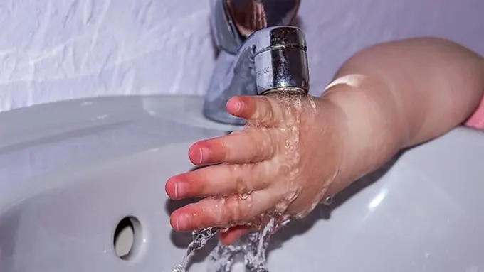 Mencuci tangan/copyright Pixabay.com