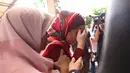 Duka orang dekat di pemakaman Pepeng (Galih W. Satria/Bintang.com)