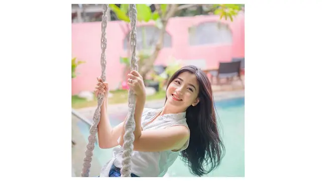 6 Potret Terbaru Banadhi Kurnia, Mantan Personel Cherrybelle yang Makin Memesona