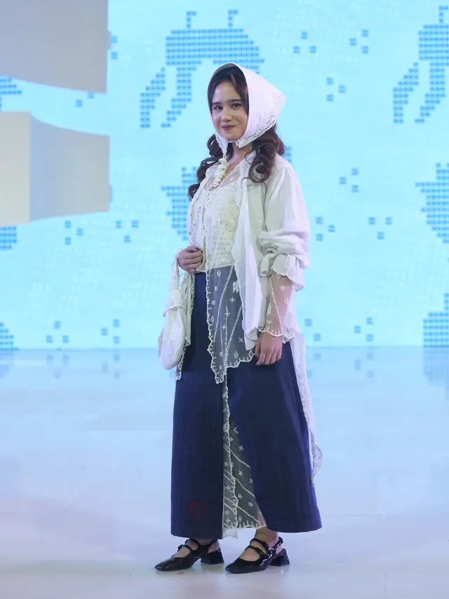 Tissa Biani dan Widuri Kenakan Gaya Fashion Layering dari koleksi Studio Sejauh di Runway Fashion Nation