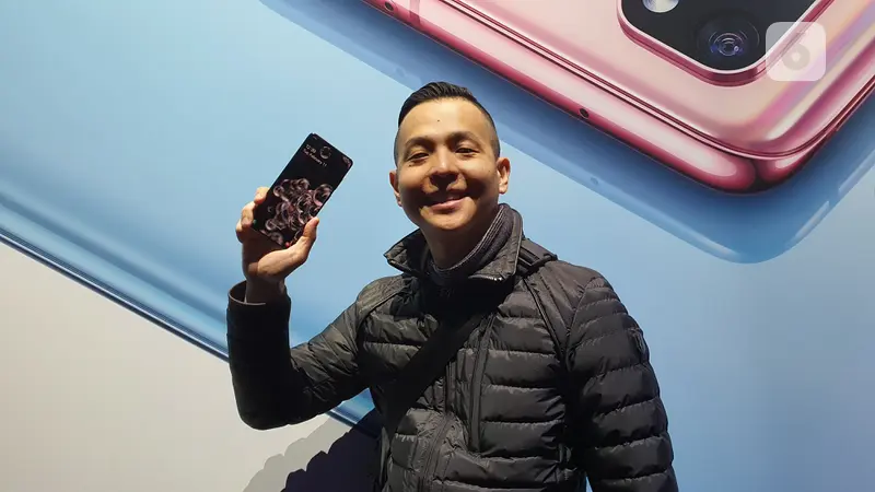 Ernest Prakasa dan Galaxy S20 Ultra