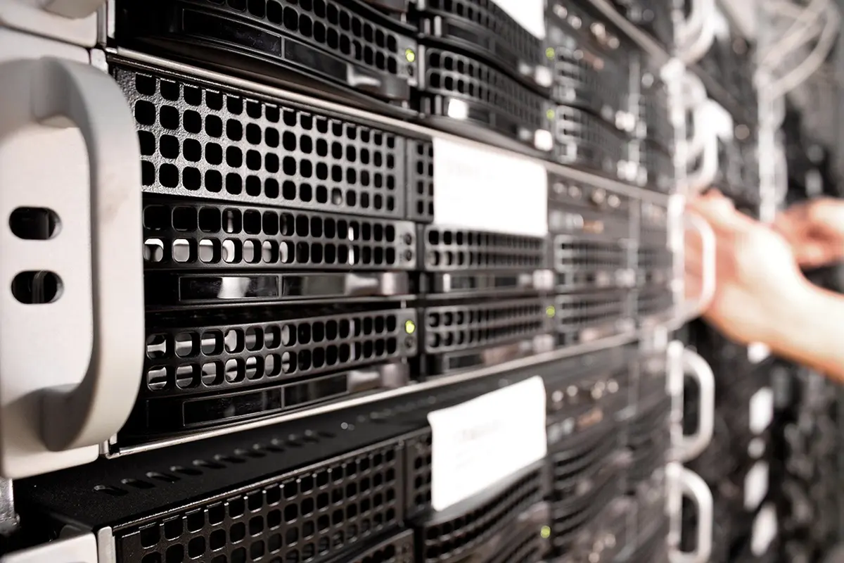 Ilustrasi Server, Cloud Server, Cloud Hosting