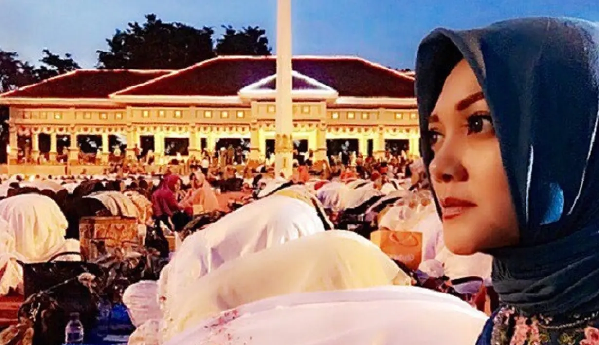 Bella Saphira resmi menjadi mualaf pada Ramadan 2013. Hal itu dilakukan saat ia menikah dengan seorang TNI. (Foto: instagram.com/bellasaphiraofficial)