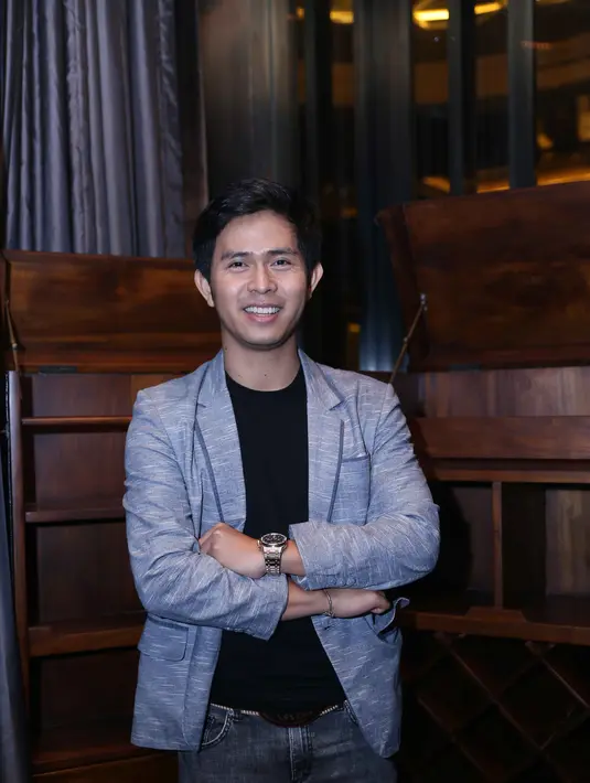 Pertama kali mengisi soundtrack film Indonesia, Cakra Khan merasa nggak pede. Terlebih bukan film abal-abal. (Nurwahyunan/Bintang.com)