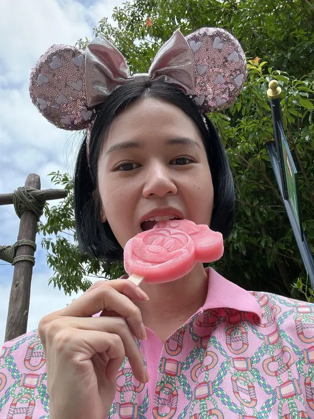 Tampil Bak ABG, Ini 7 Potret Laura Basuki saat Pakai Bando yang Banjir Pujian