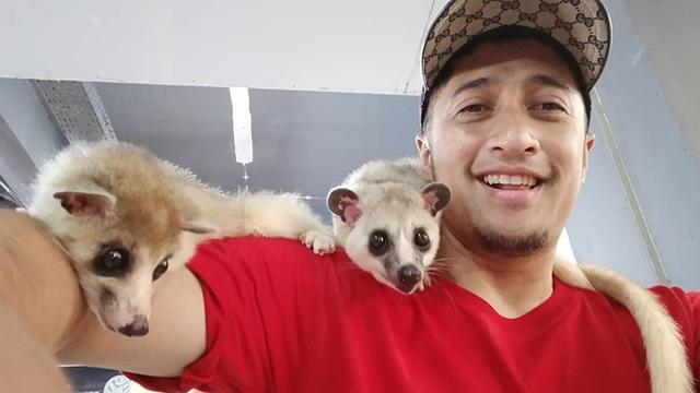 Dikenal Sebagai Pecinta Hewan, Ini 6 Potret Irfan Hakim Dengan Binatang Peliharaannya
