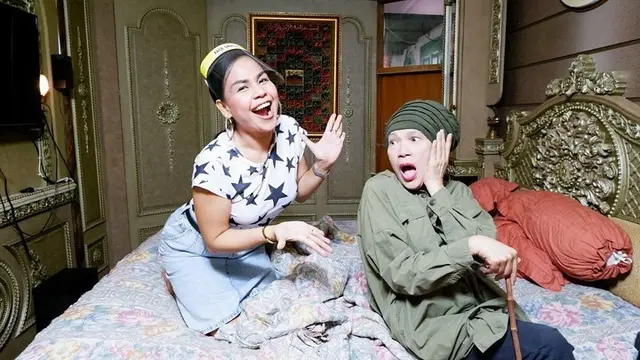 Berteman Baik, Ini 7 Potret Kenangan Dorce Gamalama Bareng Rekan Artis