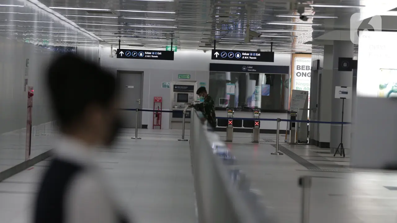Penerapan New Normal, Stasiun MRT Bundaran HI Dijaga TNI