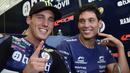 Pol dan Aleix Espargaro. Pol Espargaro, 30 tahun, berusia 2 tahun lebih muda dari Aleix Espargaro. Aleix, sang kakak 5 tahun lebih dulu memulai karier di balapan kelas dunia. Pada tahun 2014 keduanya sama-sama berlomba di MotoGP, dan menjadi debut Pol Espargaro di MotoGP. (AFP/Javier Soriano)