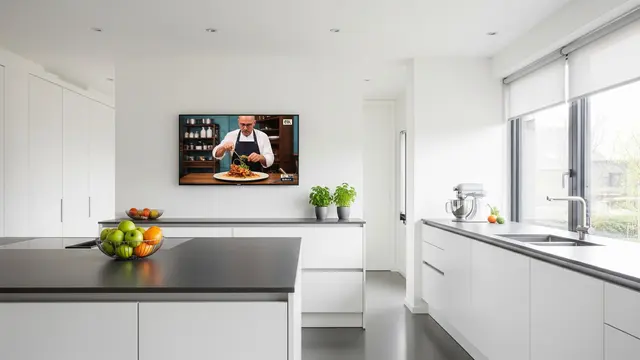 8 Tempat Unik Pasang TV Selain Ruang Tamu dan Kamar, Inovasi Penempatan