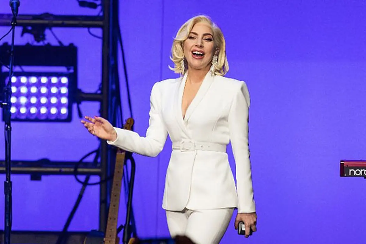 [Bintang] Lady Gaga