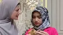 Meskipun usia keduanya terpaut jauh, Fuji dan Shireen terlihat sangat akrab. Keduanya sempat buat TikTok bareng.(Instagram.com/fuji_an)